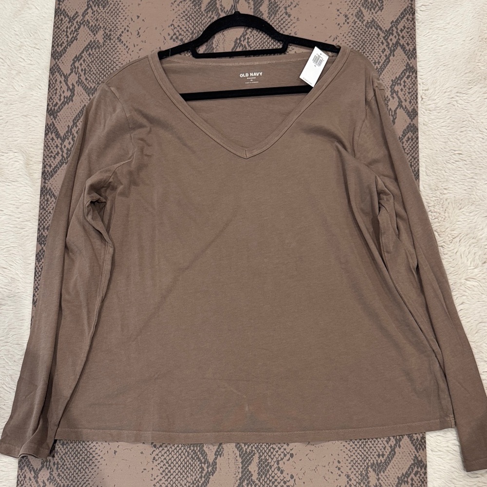 Old Navy Women's Tan V-Neck Long Sleeve Top